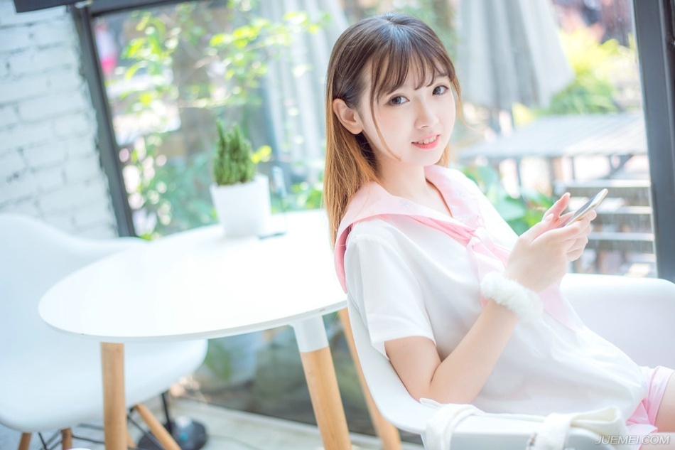 许多人说，男人和女性之间，不存在真实的友谊。其实仅仅还未遇到，或许，永久遇不到。